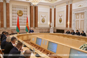 "Дайте сценарий! Я готов курировать это". Лукашенко о цикле фильмов про 1000-летнюю историю Беларуси