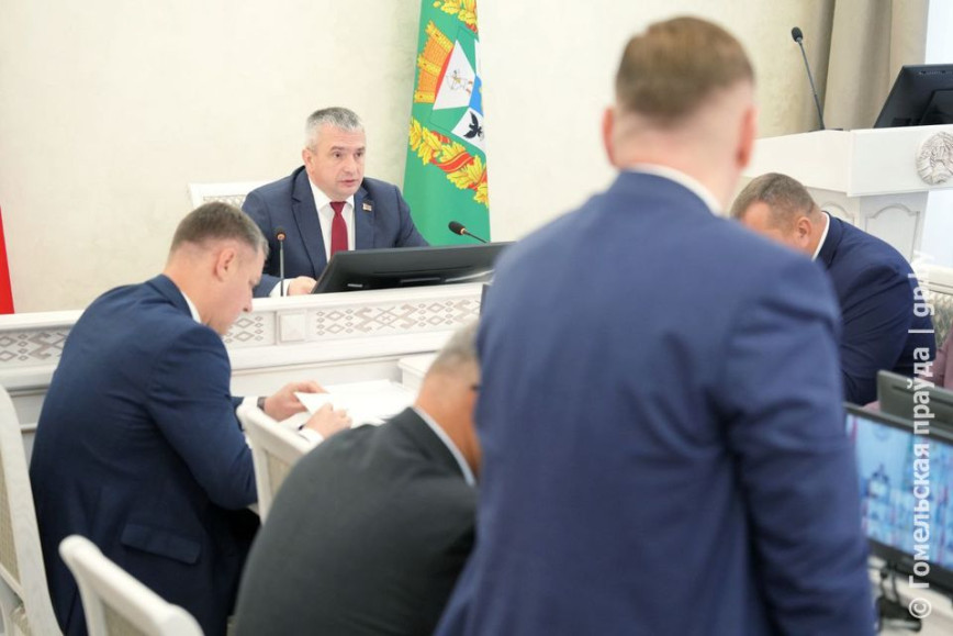 На аппаратном совещании облисполкома обсудили вопросы благоустройства, медицинского обслуживания на селе, наполнения стабфондов