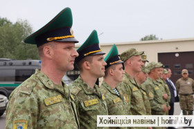 Их профессия – рубежи Родины охранять! Военнослужащие погранзаставы «Хойники» принимали поздравления с профессиональным праздником