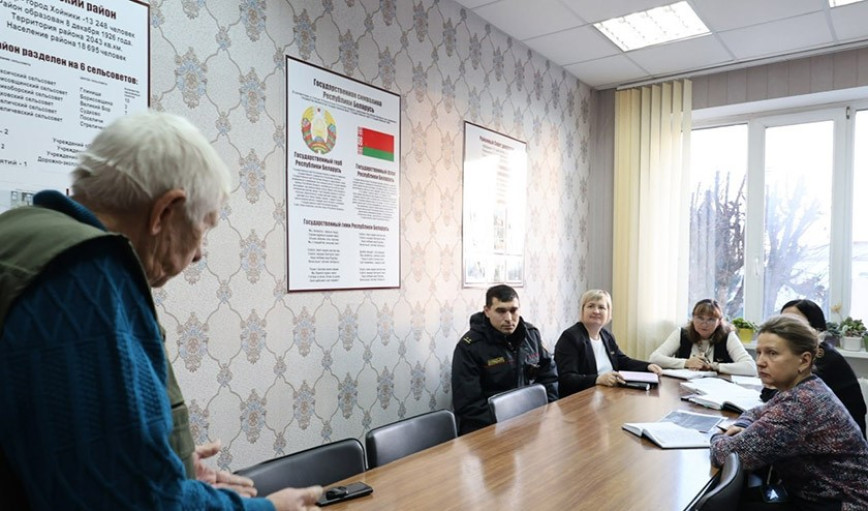 Традиционно третья среда месяца – приёмный день в районном Совете депутатов. Сегодня с вопросом сюда обратился житель райцентра