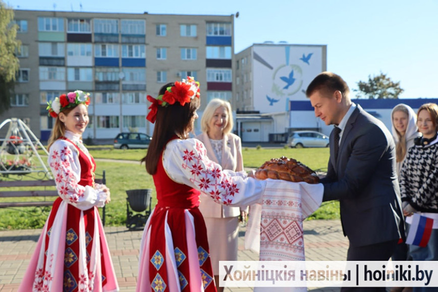 «Мы адзінае цэлае": як Хойнікі цёпла сустракалі сяброў з Бранска