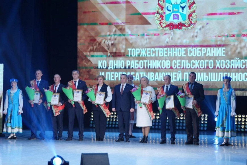 Працаўнікі вёскі Хойніччыны могуць усё! Асабліва, быць у ліку перадавікоў на абласным узроўні