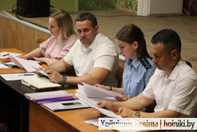 Пасяджэнне КДН пад кіраўніцтвам намесніка старшыні райвыканкама Сяргея Кушнера адбылося сёння ў Хойніках