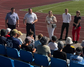 Сёння па ініцыятыве камісіі па справах непаўналетніх райвыканкама адбылося прафілактычнае мерапрыемства для дзяцей, якія знаходзяцца ў спартыўна-аздараўленчым лагеры