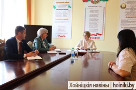 На Хойнікшчыне працуе член Пастаяннай камісіі Савета Рэспублікі Нацыянальнага сходу Рэспублікі Беларусь па рэгіянальнай палітыцы і мясцовым самакіраванні, старшыня Гомельскага абласнога Савета дэпутатаў Кацярына Зянкевіч