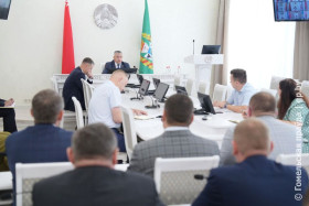 Нараду па пытаннях сельскай гаспадаркі правёў старшыня аблвыканкама Іван Крупко